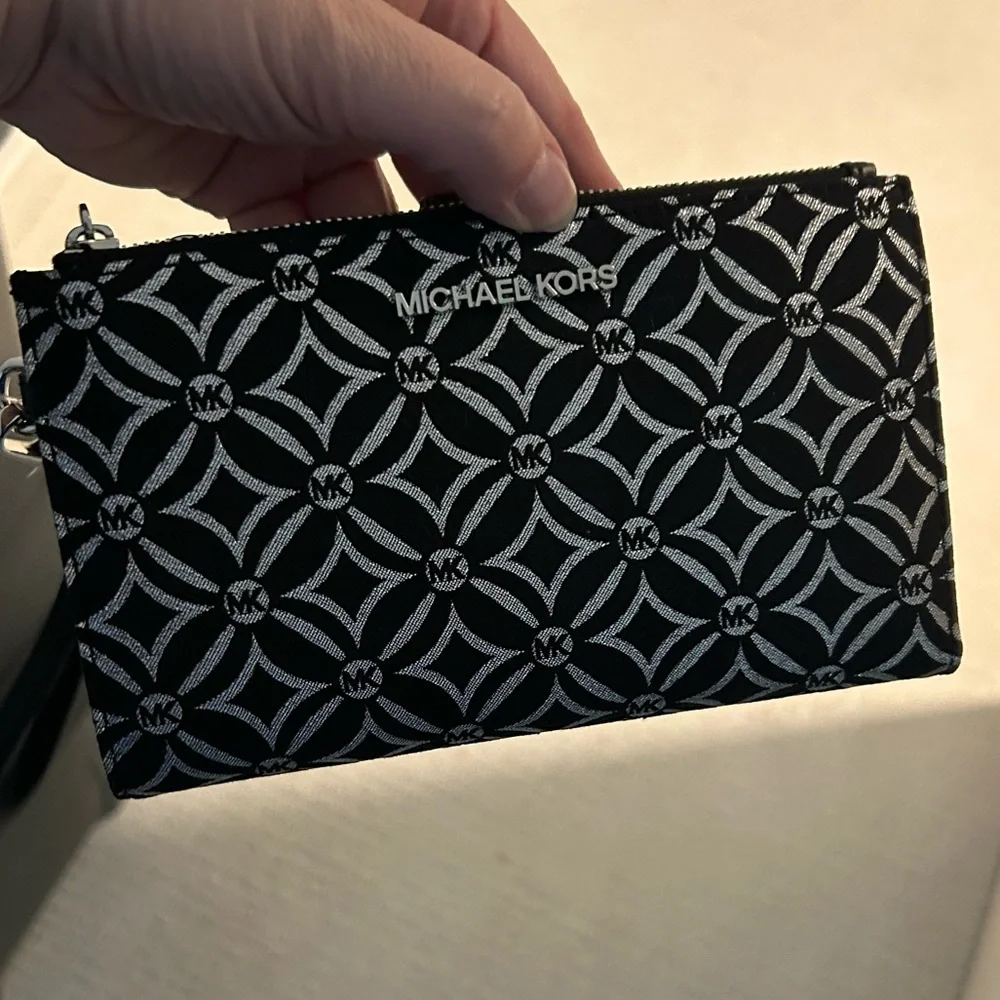Michael Kors Black with Silver Metallic Wristlet NEW